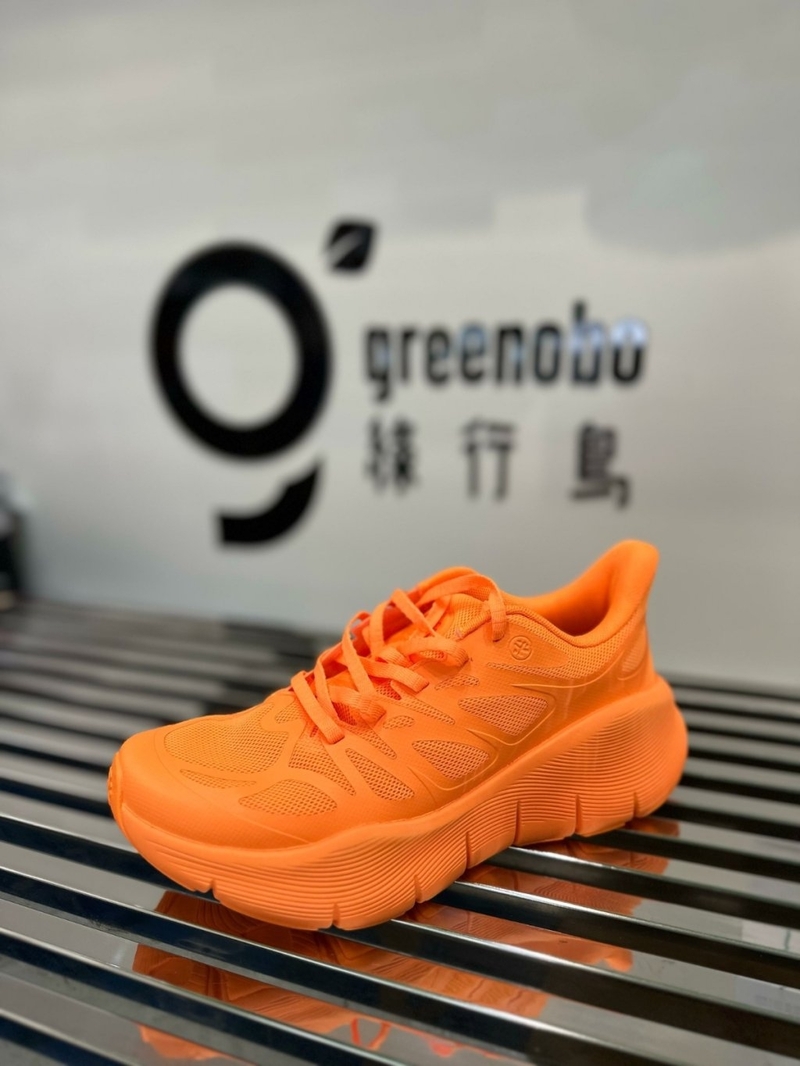 必邁 遠徵者Pure Light慢跑鞋 （活力橙）